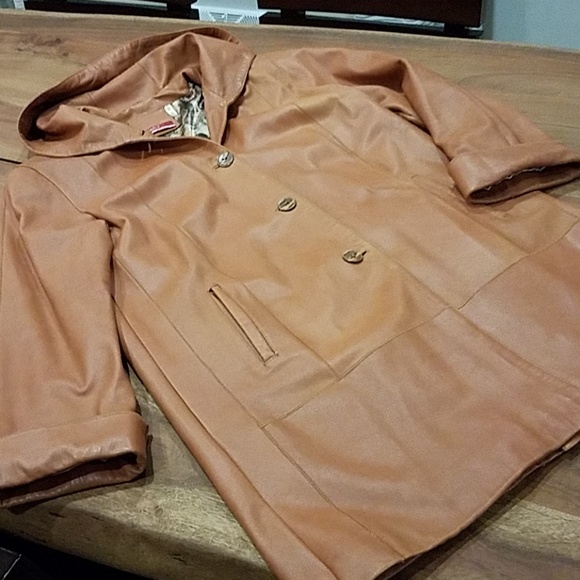Jenuine leather coat - Picture 2 of 8